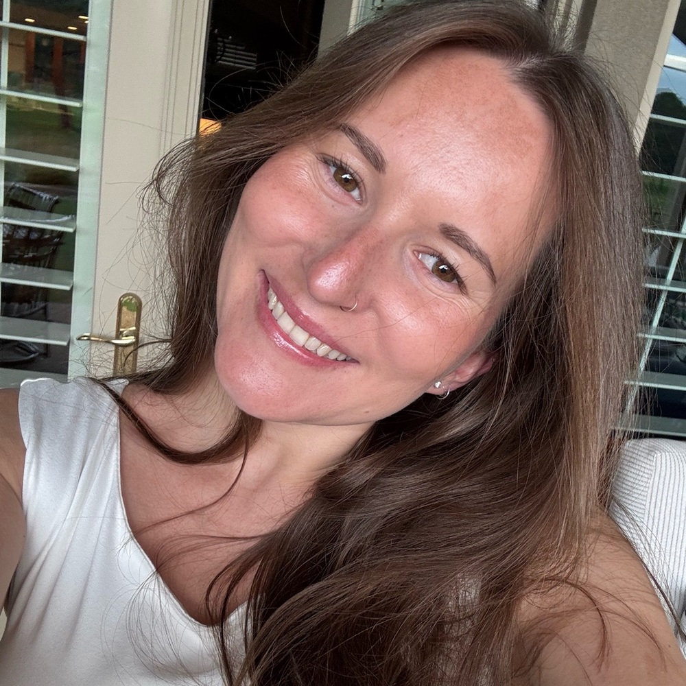 Meet your Posher, Laina